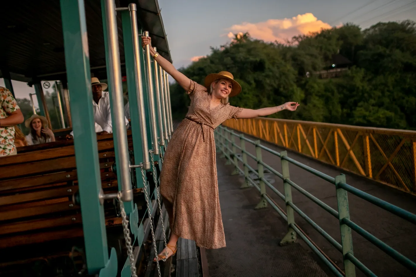 Bamba Tram Sunrise